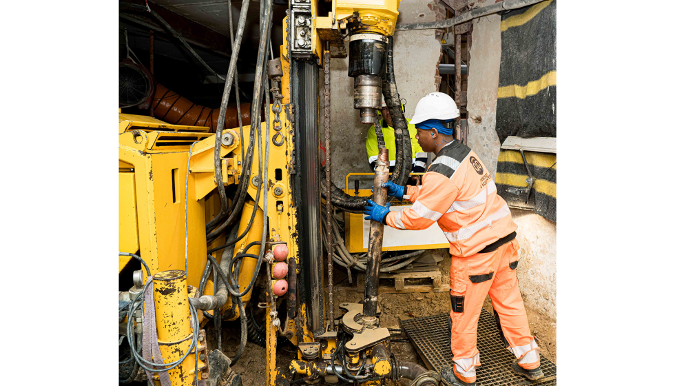 El sistema cuenta con 24 pozos verticales perforados a 130 metros de profundidad