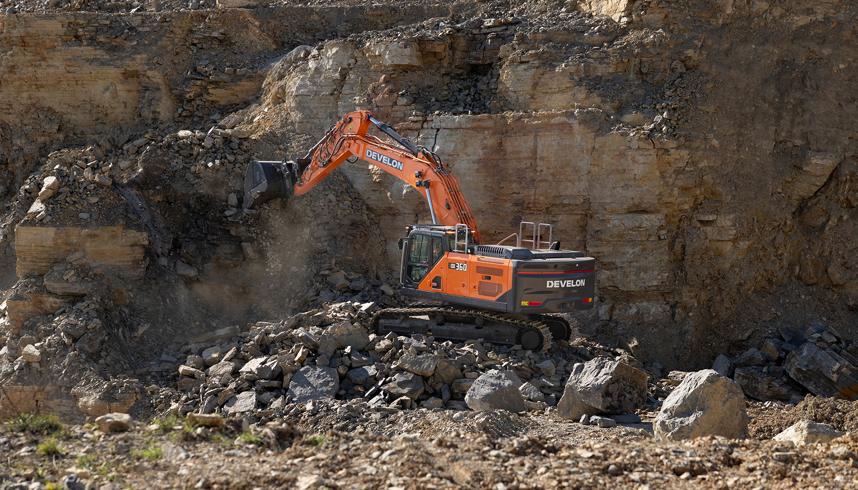 Nueva excavadora DX360LC-9