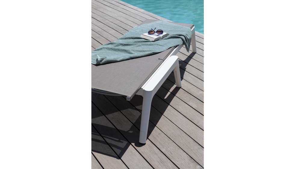 Combinaci�n de estructura blanca y lienzo Microban en tono lunar