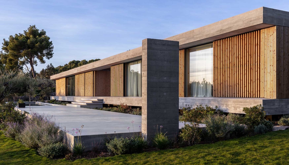 El nuevo cat�logo de exterior de Gabarr� incluye novedades en tarimas tanto sint�ticas/WPC...