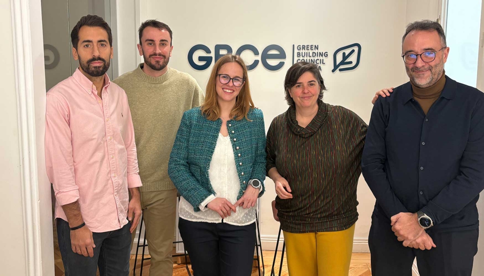 Representantes de Sika y GBCE tras el acuerdo de colaboraci�n para el desarrollo de la Hoja de Ruta de la Econom�a Circular...