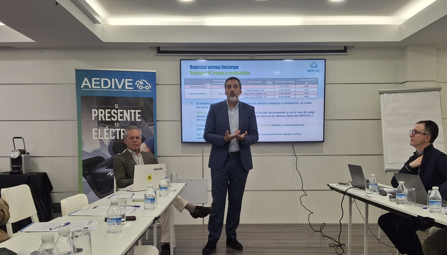 El director general de Qwello, Carlos V�zquez, solicit� la colaboraci�n pol�tica para conseguir infraestructuras