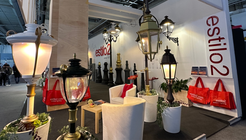 El dise�o ornamental de Estilo 2 pretende recuperar la dimensi�n emocional de la iluminaci�n