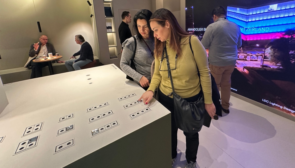 Pattern cuenta con distintas �pticas y permite pintar la luminaria, para adaptarse a cualquier proyecto de interiorismo