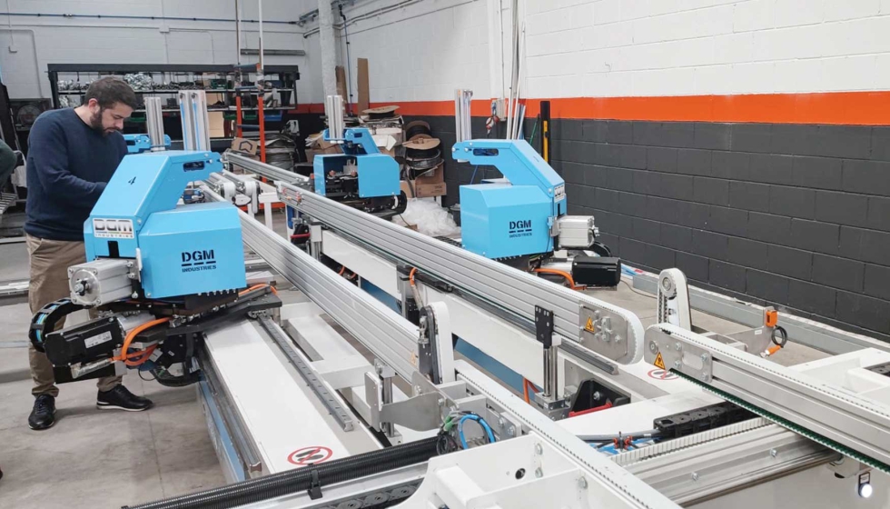 Los accesorios de Anudal se han adaptado perfectamente a la transformaci�n del taller artesano a una realidad industrializada...