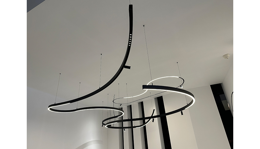 Las soluciones curvas sin restricciones de los sistemas de carril magn�tico abren nuevas posibilidades en iluminaci�n arquitect�nica...