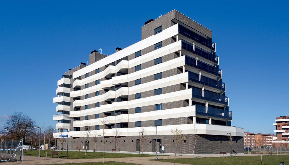 Edificio con sistemas DOMO 67RT - 50 - Mallorquina, de Indalsu