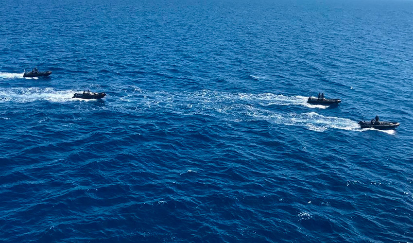 Figura 2: Embarcaciones de la Armada en Altamar (Fuente: autor)