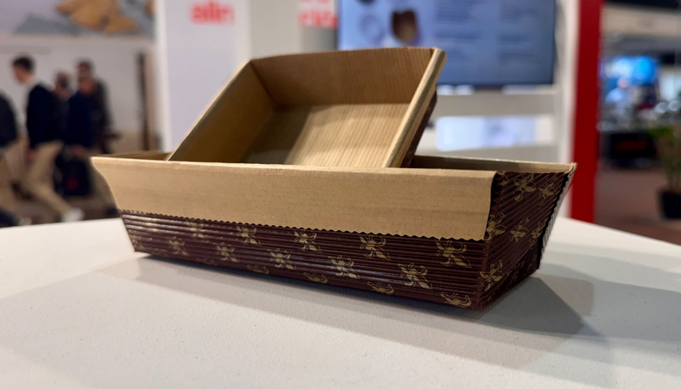 Ejemplo de envases con base papel expuestos por Salaet en su stand en Alimentaria