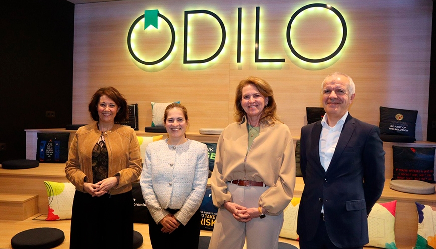 Beatriz Garc�a-Quismondo, directora de Pol�ticas Digitales, Sostenibilidad y Talento Digital de Ametic; Miriam Cordero...