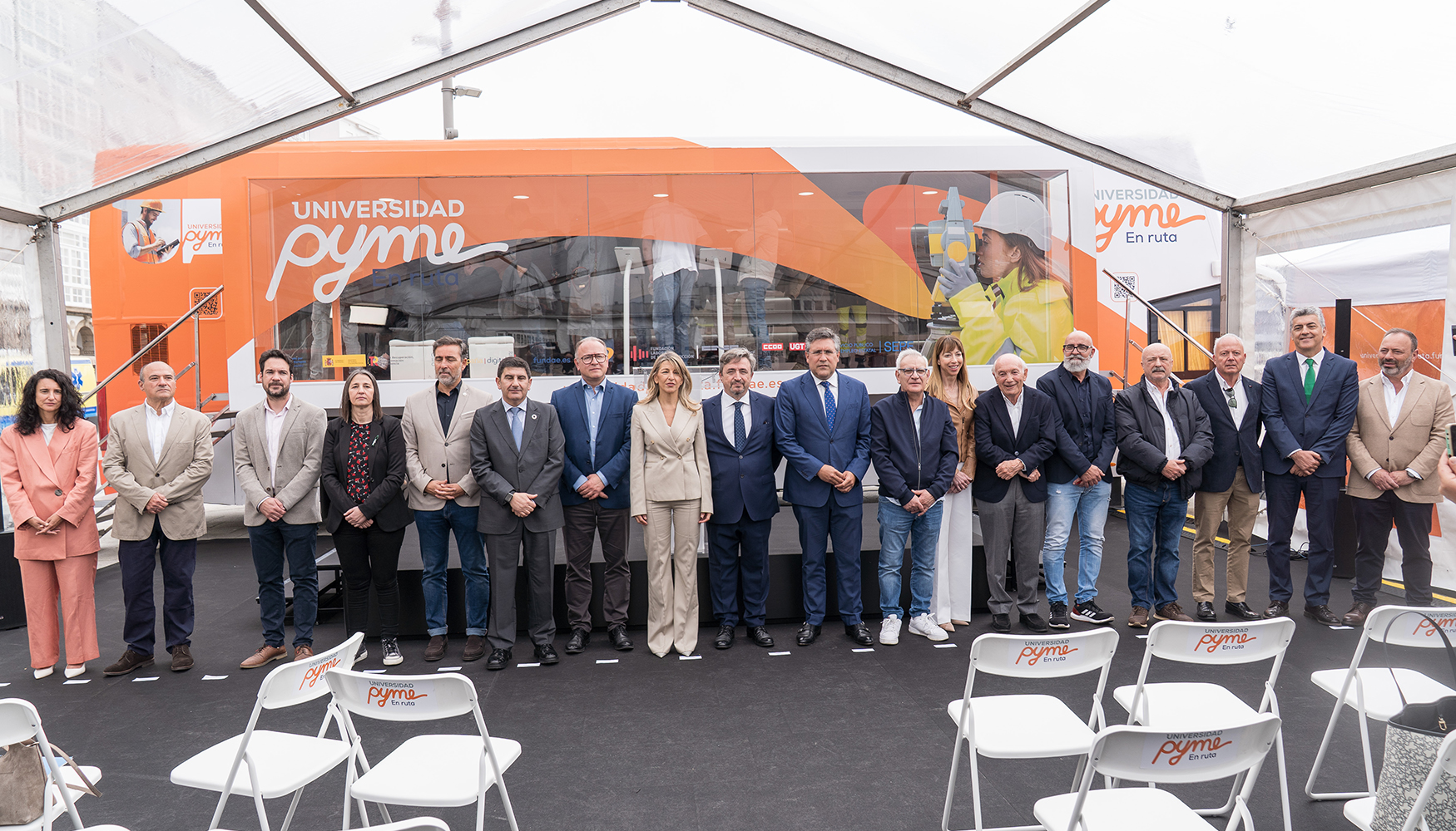 Foto de familia del acto de cierre de 'Universidad Pyme en Ruta', celebrado en A Coru�a