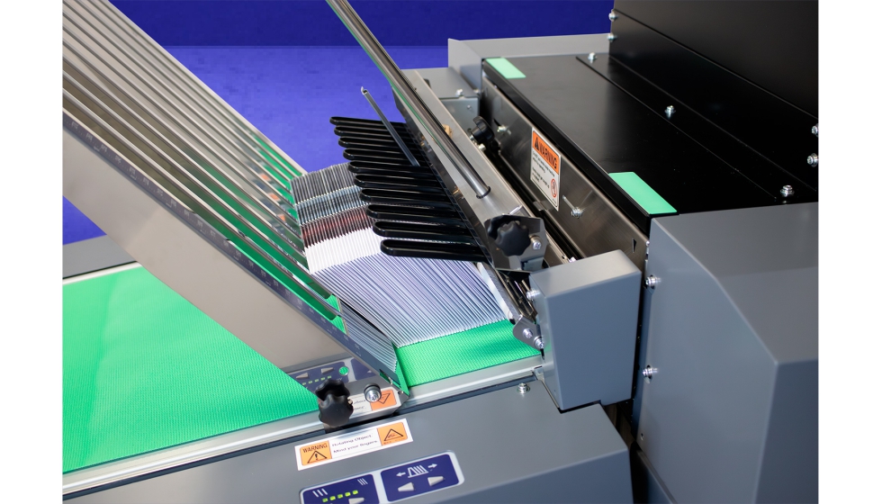 M�dulo de plegado en l�nea Duplo DC-F100