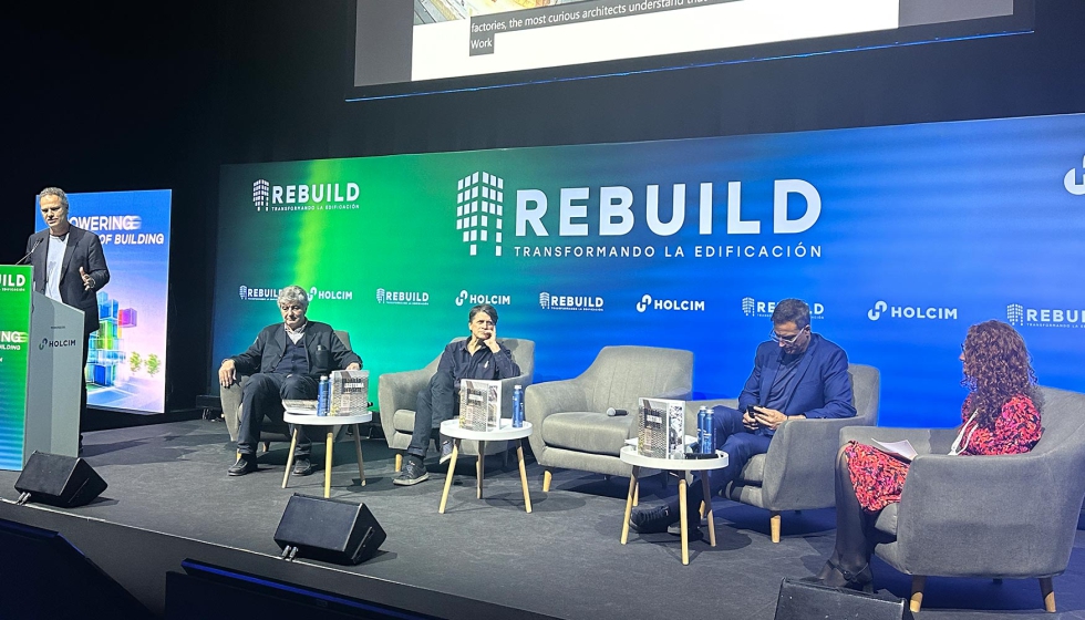 Participantes en la mesa redonda sobre las nuevas estrategias arquitect�nicas �off site� como el ladrillo industrializado...