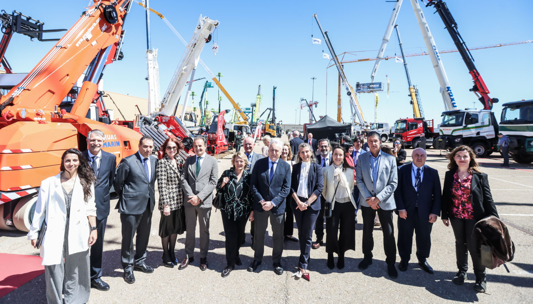 Visita de las autoridades a la zona exterior de Smopyc 2026