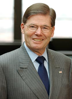 Hermann Scholl ostentar el el ttulo de Presidente Honorario del Grupo Bosch