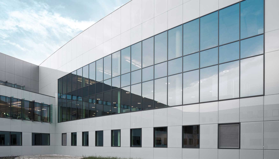 Los vidrios pueden ser laminados con PVB por ambas caras una vez completado el tratamiento t�rmico