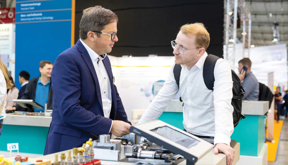 Intercambio profesional y experiencia en Moulding Expo...