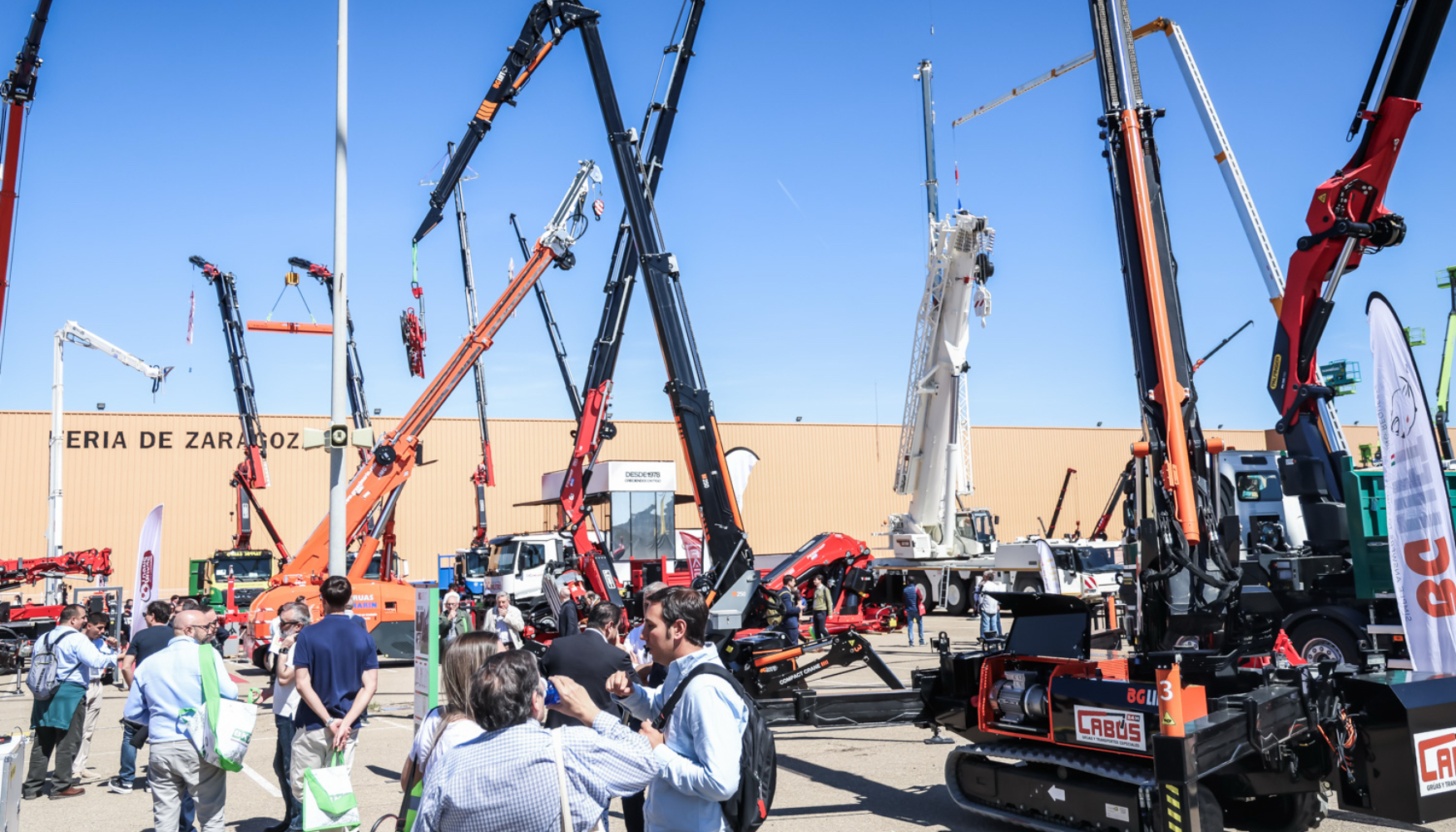 El �rea exterior de la feria tambi�n ha gozado de la presencia de numeroso p�blico durante esta segunda jornada