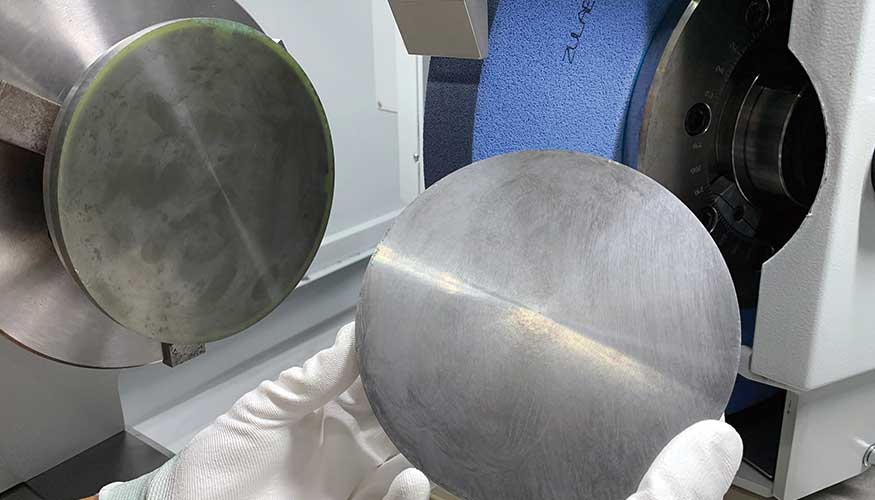 A produ��o de discos em SiC constitui um desafio devido � natureza dura e fr�gil do material...