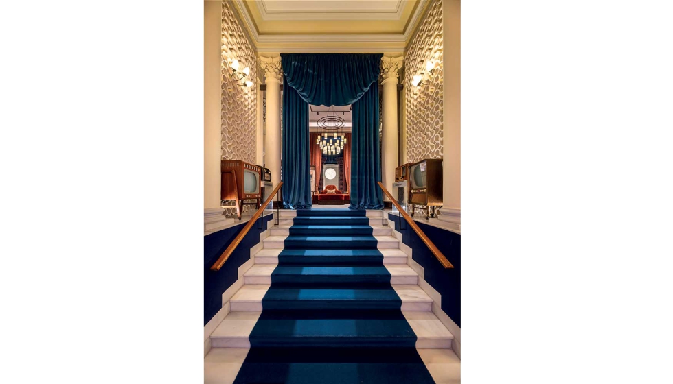 En la zona principal de acceso de la exposici�n se encuentra la propuesta de Virginia Albuja, que juega con la nostalgia del centenario de la marca...