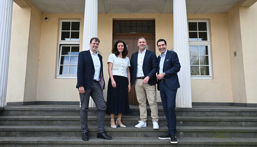 De izquierda a derecha...