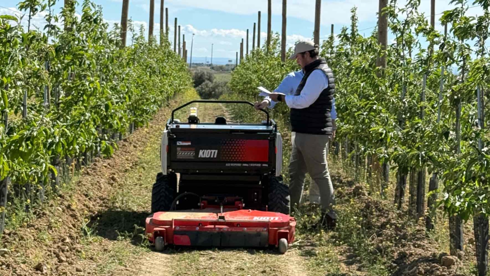 El Kioti RT100 admite m�ltiples accesorios