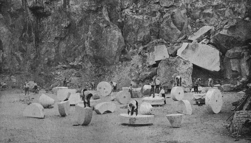 La recuperaci�n de desechos de piedra de construcciones cl�sicas de Barcelona ha sido el �leit motiv� de este innovador y rom�ntico proyecto retail...