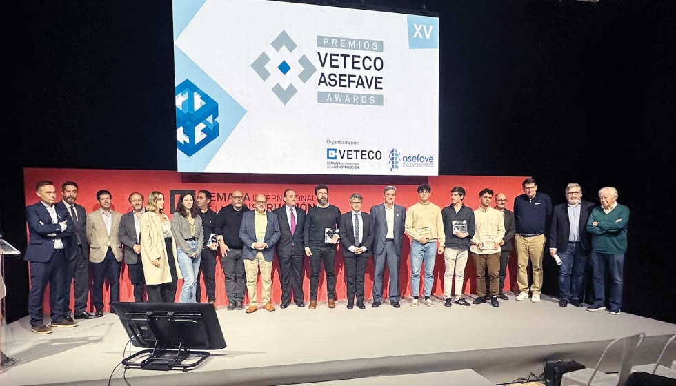 Foto de grupo de los galardonados en la pasada convocatoria de los Premios Veteco-Asefave