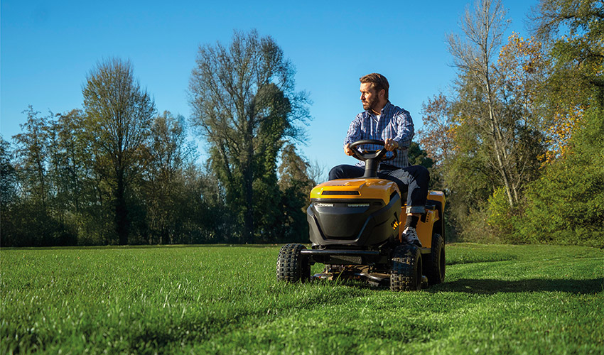 Los nuevos eRiders el�ctricos facilitan el mantenimiento de grandes superficies con una conducci�n c�moda y silenciosa
