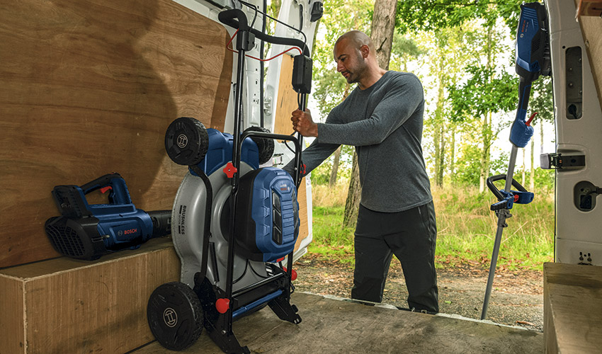 Las herramientas a bater�a ganan protagonismo en el mantenimiento profesional de zonas verdes por su eficiencia y menor impacto ac�stico...