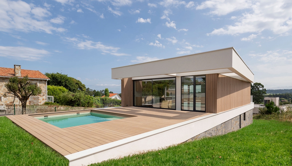 Imagen de la vivienda unifamiliar en Montrove (Oleiros) que ha empleado soluciones de Weber que optimizar el control clim�tico de la residencia...