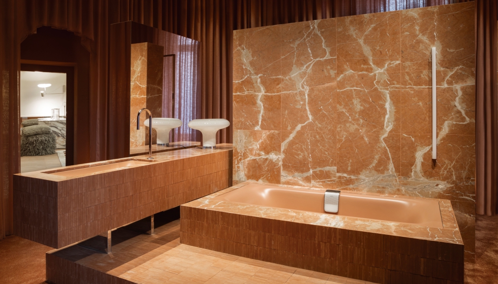 El espacio de Kaldewei en Casa Decor se articula en una secuencia de niveles que se van descubriendo progresivamente. Foto: Jordi Canosa...