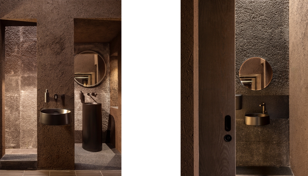 El proyecto se construye mediante un juego de vol�menes, vac�os y hornacinas a lo largo del recorrido, junto con dos cabinas de inodoro...