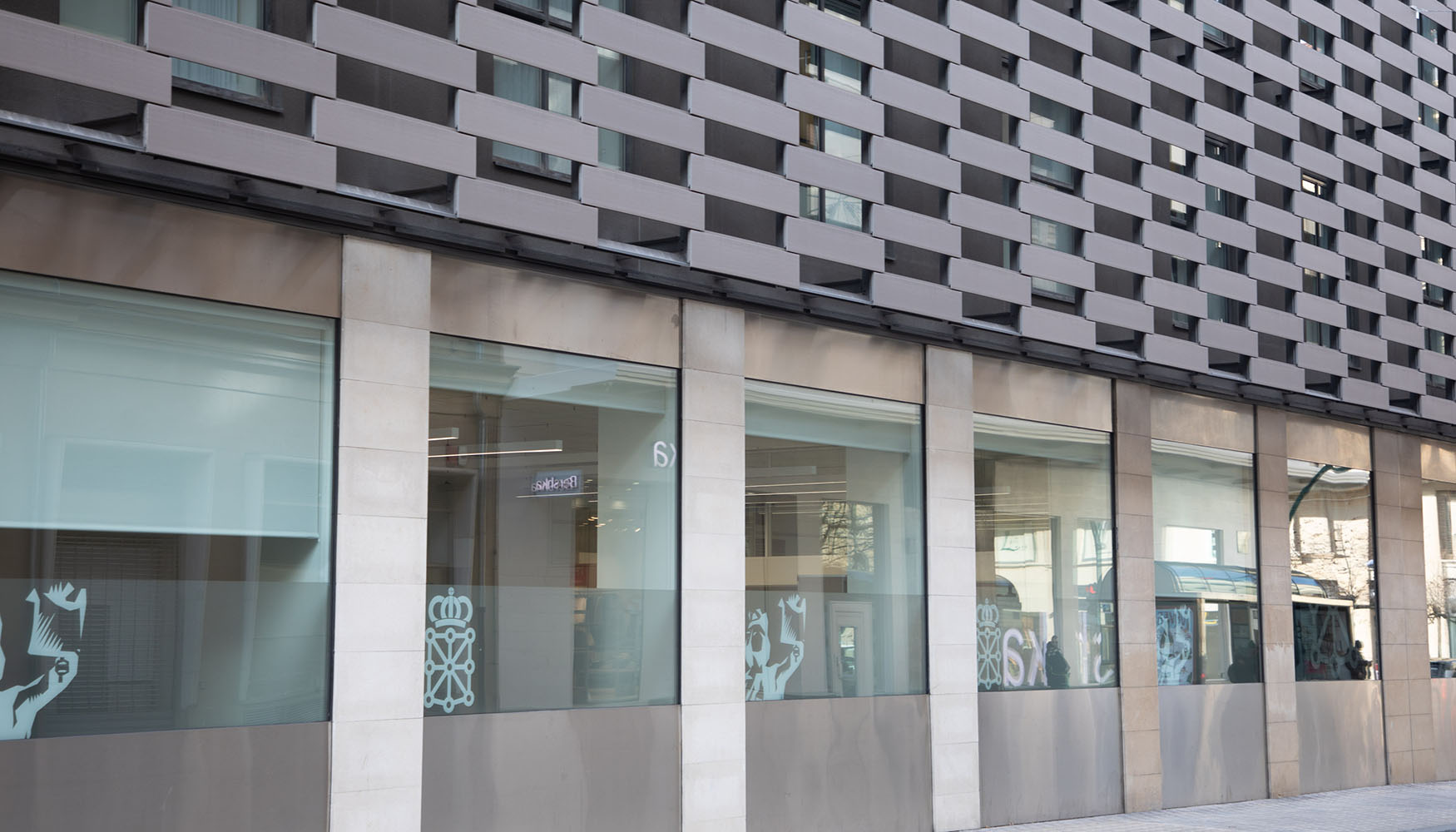 Fachada del edificio que alberga el Departamento de Econom�a y Hacienda del Gobierno de Navarra