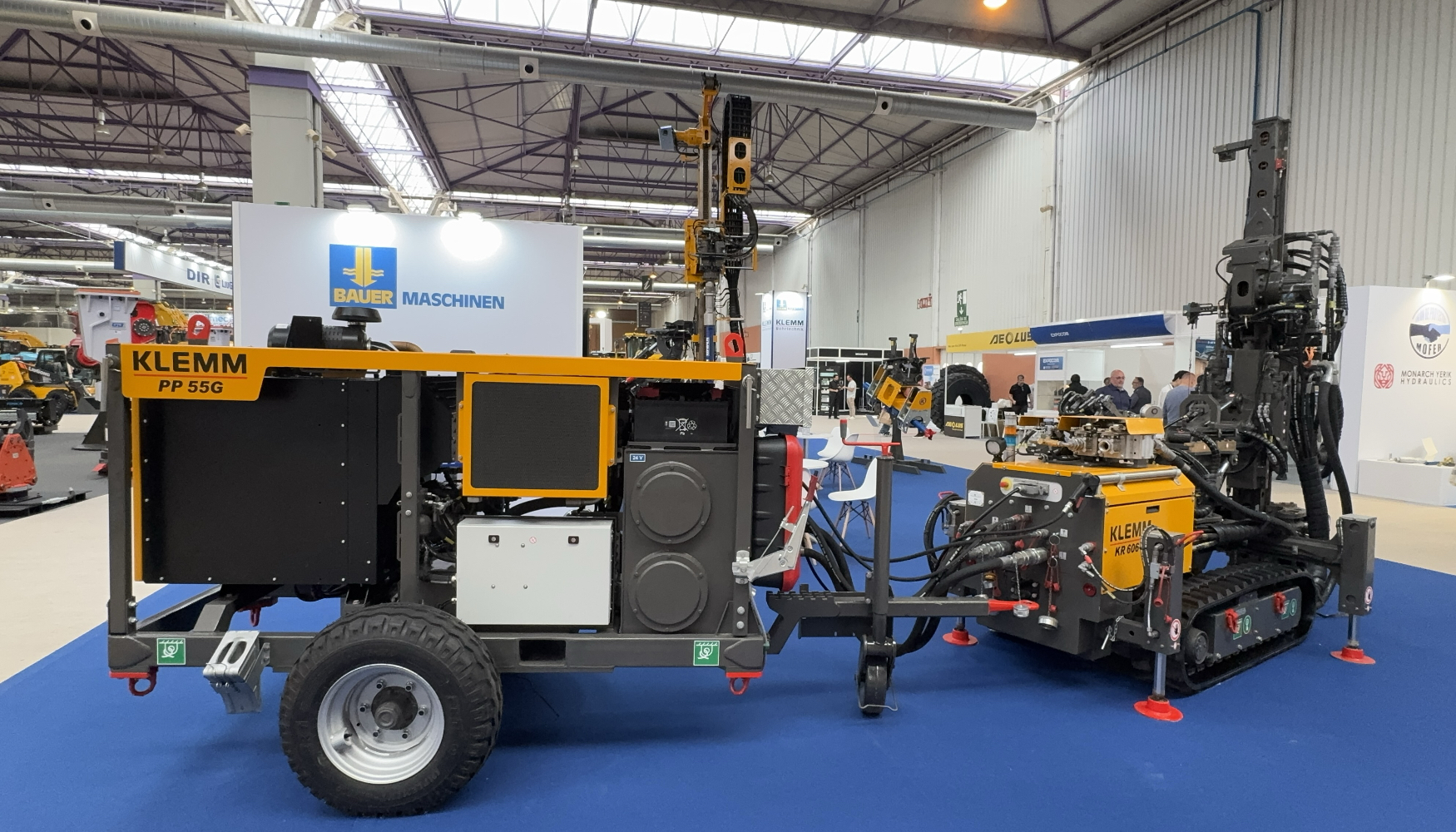 Equipo de perforaci�n Klemm KR 606-3 junto a Power Pack Klemm PP 55G