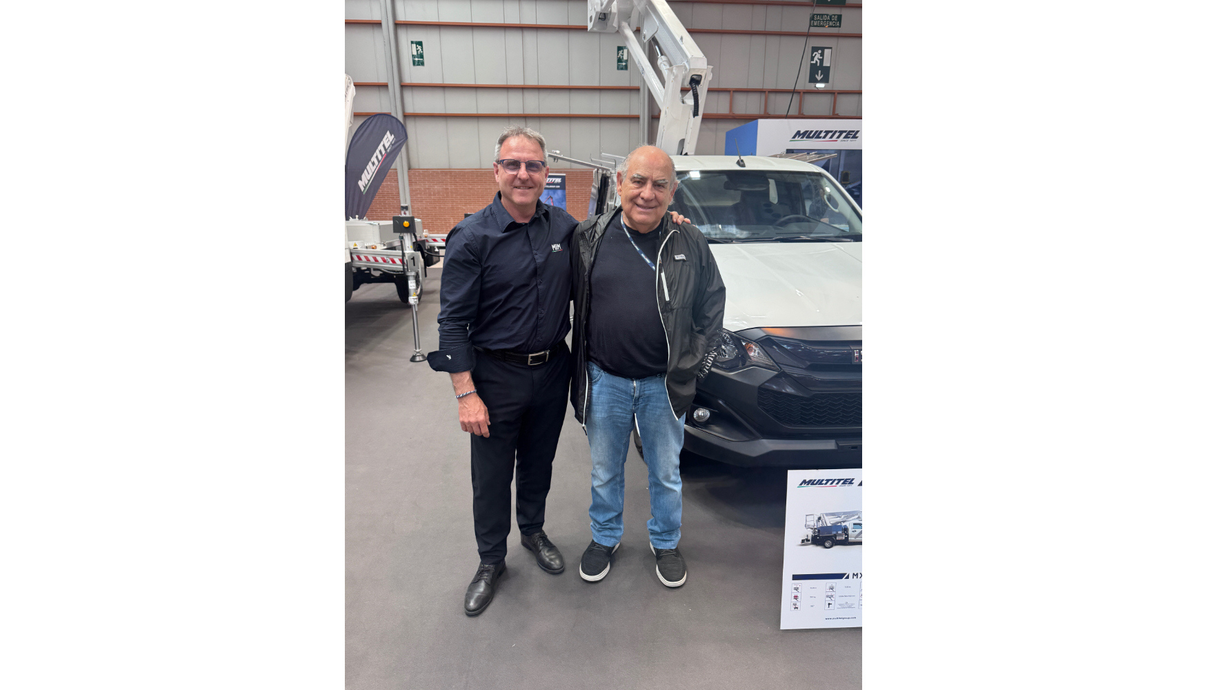 Xavier Vega (izquierda), Sales Manager de Multitel para Espa�a y Portugal, junto a Francisco Velilla...