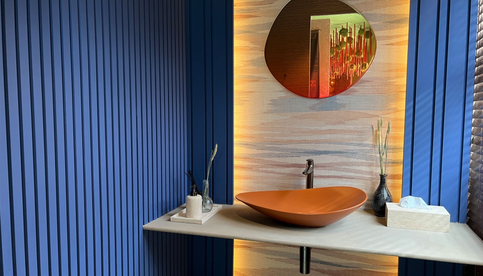 El espacio de Intro by Chak albergaba los aseos de uso p�blico de la tercera planta. En la imagen, una de las cabinas con lavabo Ohtake de Roca...