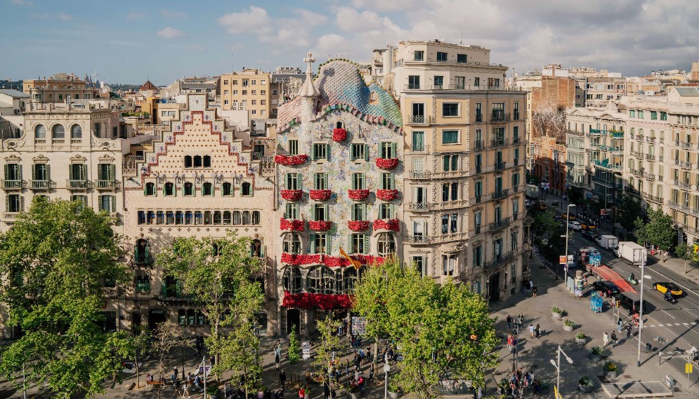 La arquitectura de Casa Batll� refuerza esta lectura simb�lica...