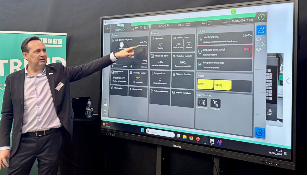 Martin Cayre, director general de Arburg Espa�a, presenta Interfaz del sistema Gestica lite, que centraliza la gesti�n de m�quina...