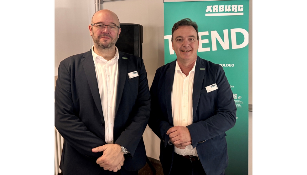 Alirio Villanueva, director comercial, y �scar Rico, comercial de Arburg