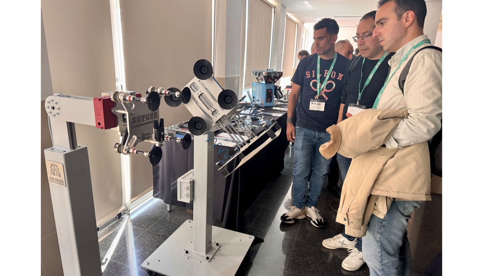 Espacio expositivo con soluciones de automatizaci�n y manipulaci�n de piezas