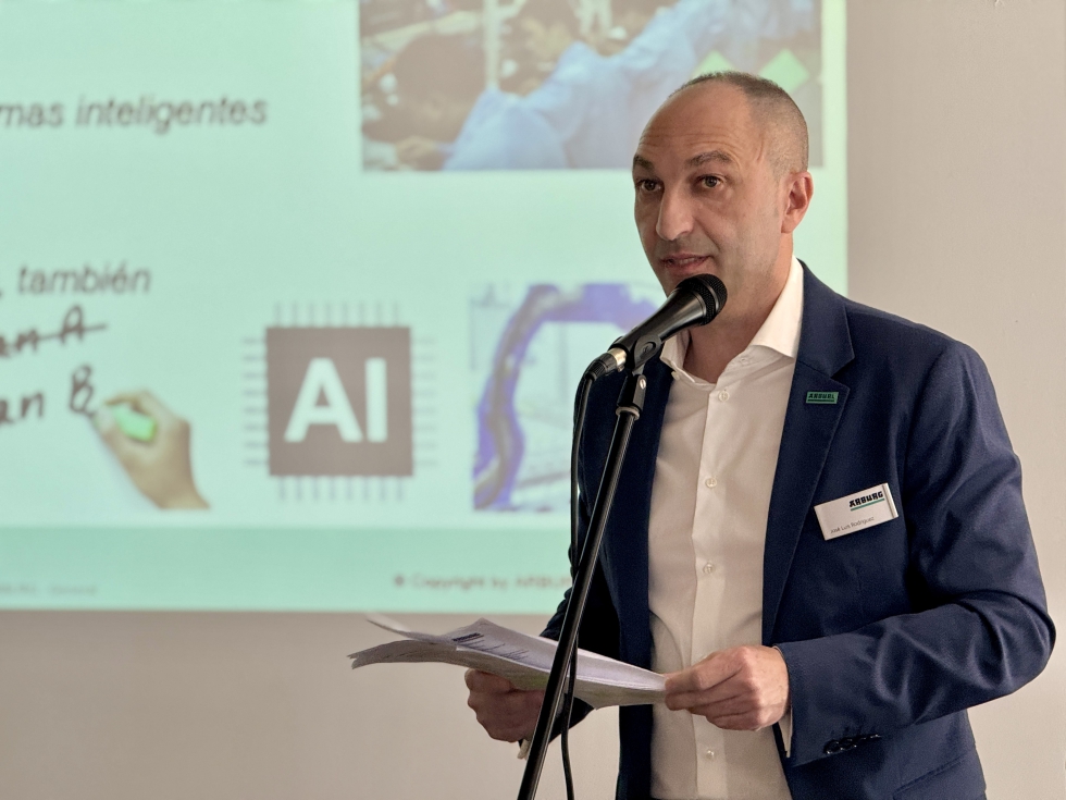 Jos� Luis Rodr�guez, Applications Department de Arburg S.A..