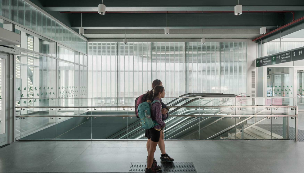 Los sistemas GlassFit SV-1701 y GlassFit SV-1703 cumplen con los requisitos del C�digo T�cnico de la Edificaci�n para la verificaci�n de resistencia...