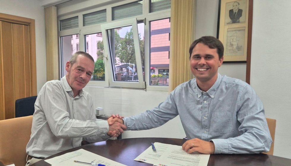 Adriano Mones, presidente de Aedive y Pablo Campos-Ans�, presidente de Avce