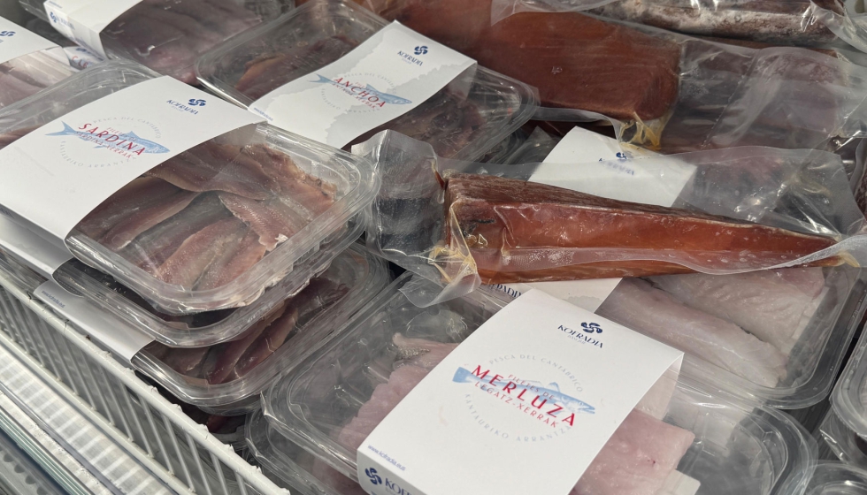 KBS puede abastecer a los clientes de pescado fresco, congelado y productos locales capturados por la flota de bajura y altura...