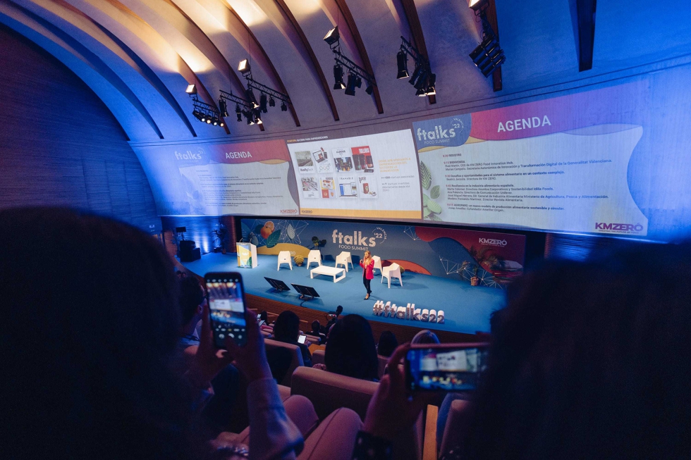 Beatriz Jacoste, CEO de KM ZERO Food Innovation Hub, en la apertura de ftalks �22