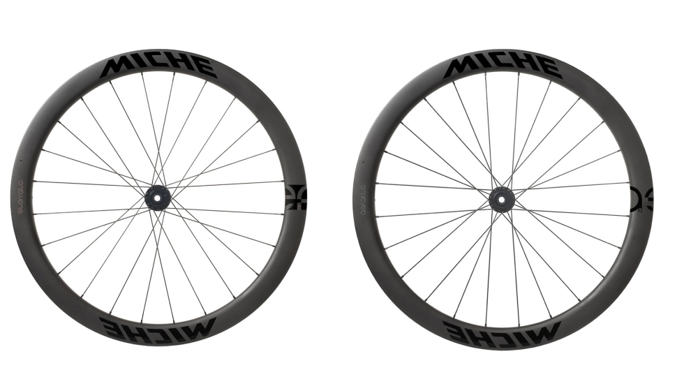 Nuevas ruedas de carbono Miche Asfalto y Sterrato, dise�adas para carretera y Gravel