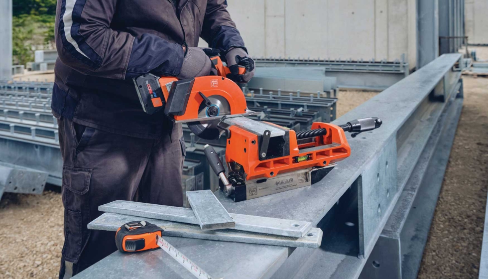 Trabajo en serie r�pido gracias al tope de pieza y de profundidad, que permite un taladrado y un corte exactos