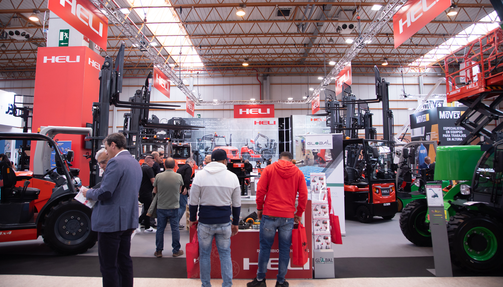 Stand de Global Carretillas Elevadoras en Smopyc 2026