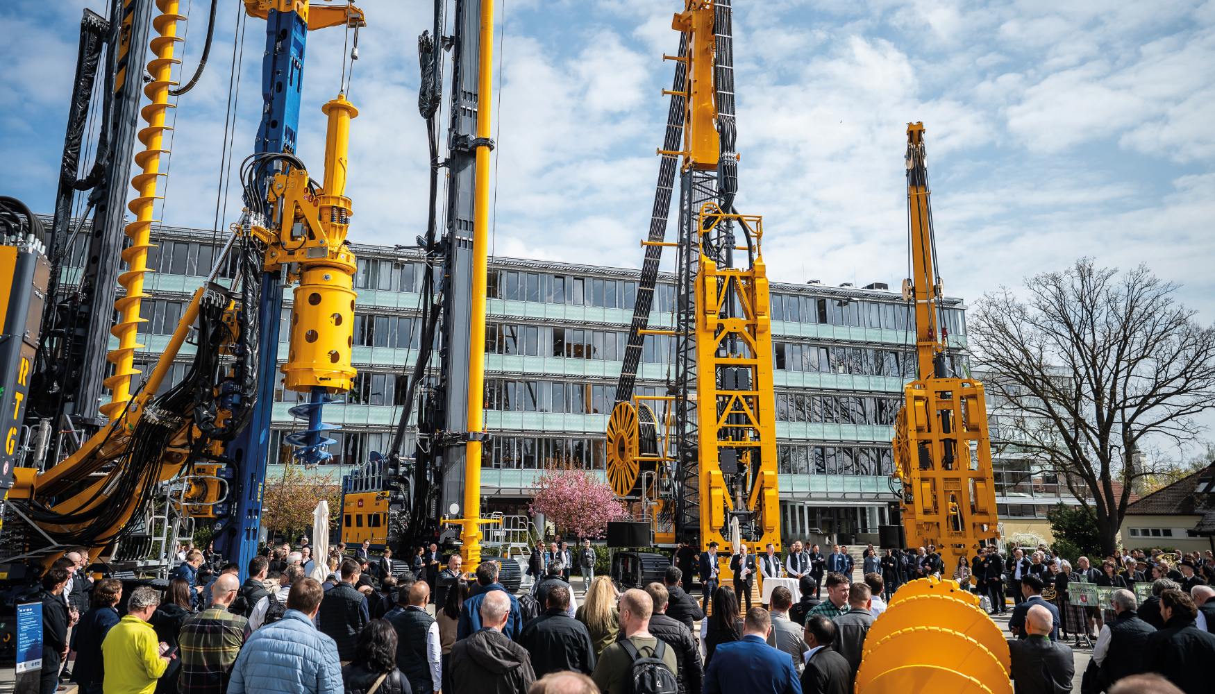 M�s de 1.400 profesionales aceptaron la invitaci�n de BAUER Maschinen Group